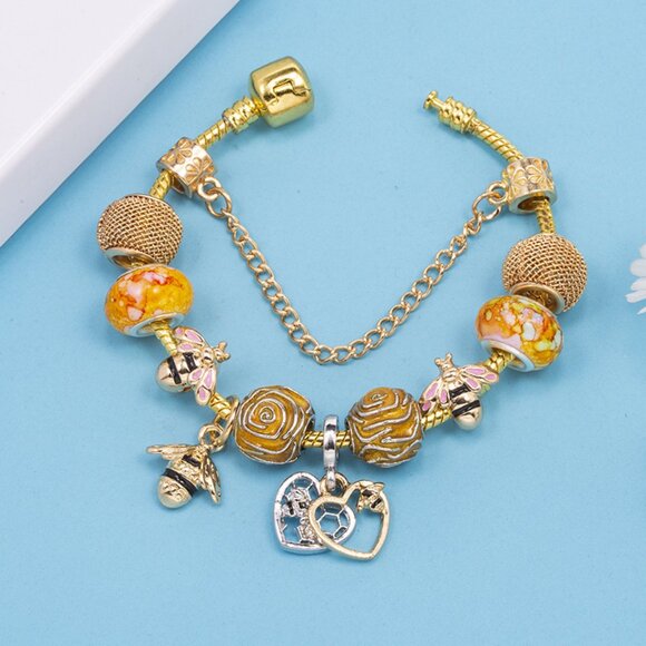 925 Infinite Charm Golden Honey Peak Themed Decorative Pendant Bracelet - Picture 4 of 5